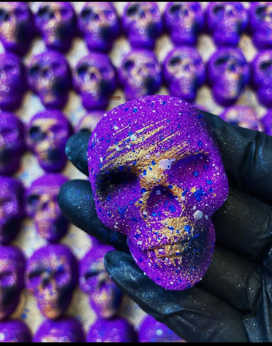 Purple skull mini bath bomb